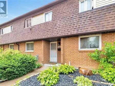 6470 THORNBERRY CRESCENT Unit# 403 | 6470 THORNBERRY CRESCENT Unit# 403, Windsor