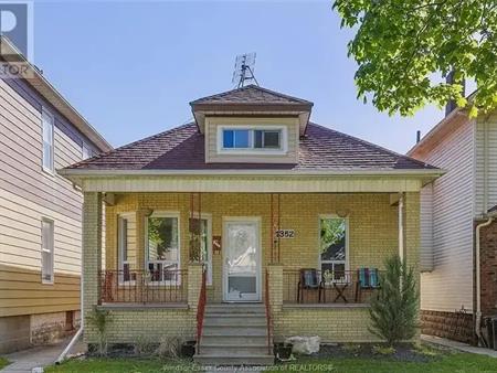 1352 LINCOLN | 1352 LINCOLN, Windsor