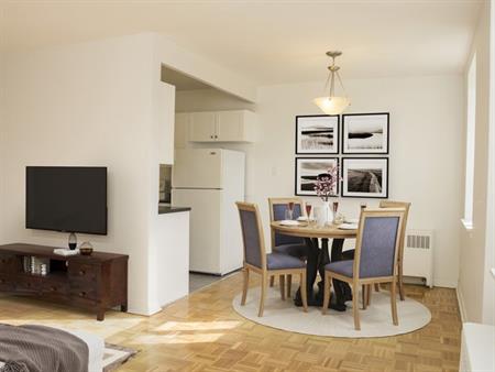 26 Thorncliffe Park Apartments | 26 Thorncliffe Park Drive, Toronto