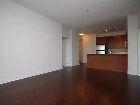 North Shore 1 PORT CREDIT Wonderful Condo! | 1 Hurontario Street, Mississauga