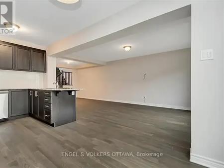135 LANCELEAF WAY | 135 LANCELEAF WAY, Ottawa