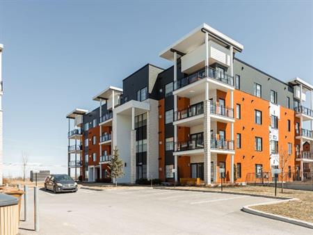 Mirabel - Condo deluxe avec stationnement interieur et electromenagers