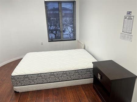 Chambre meublée dans une maison, tout inclus!