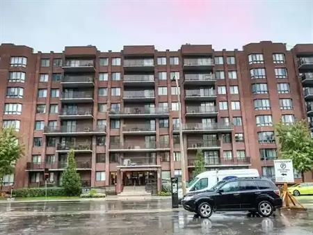 Montreal Furnished Condo or Rent-Stylish and Fully Equipped 1 Bedroom | 301 - 1360 Rue Saint-Jacques, Montreal