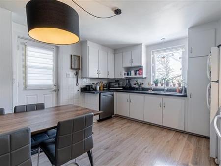 4 1/2 à Lévis - deux balcons - stationnement