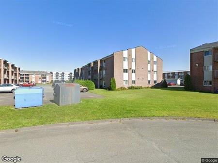 2 CH - 1 SDB - Granby - $1,295 /mo