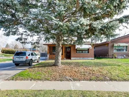 OSHAWA | 445 Oshawa Blvd N, Oshawa