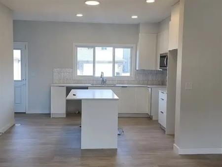 Beautiful 2-Storey Home for Rent in Chappelle – Available June 1, 2025 | Edmonton