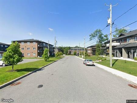 3 CH - 1 SDB - Granby - $1,550 /mo