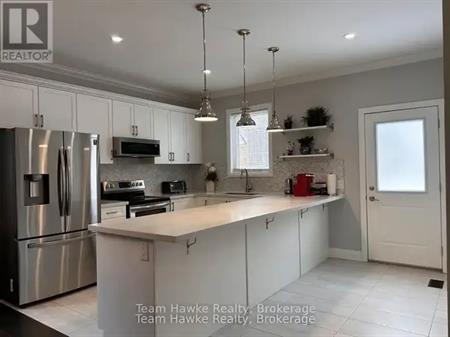 152 BISHOP DRIVE | 152 BISHOP DRIVE, Barrie