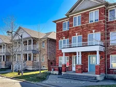 Unionville townhouse for lease 2 bed + den (room) 3 bath $3000 | 347 Caboto Trail, Markham