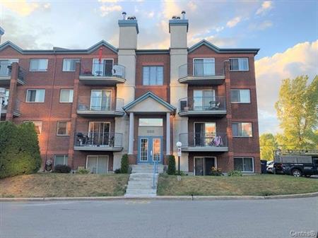 Appartement Laval (Chomedey) À Louer