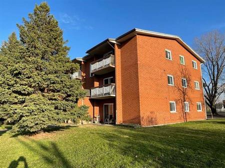 Silver Maple Apartments - PARKING SPACE & WATER INCLUDED | 593 Wallace Terrace, Sault Ste. Marie