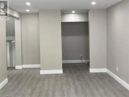 29 OAK Avenue Unit# B | 29 OAK Avenue Unit# B, Paris