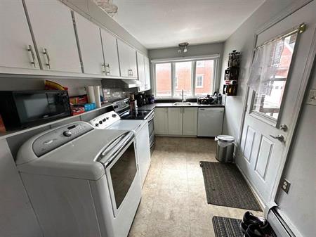 Immeuble - 847 Rue Malouin Appartement 3 Chambres Tout Inclus