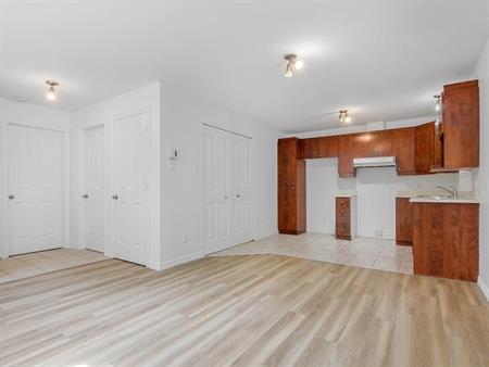 Appartement 3 ½ Sainte-Adèle Disponible 1er Juillet (Secteur Mont-Rolland) Nouvellement rénové