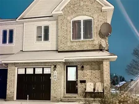 160 MARRISSA AVENUE | 160 MARRISSA AVENUE, Ottawa