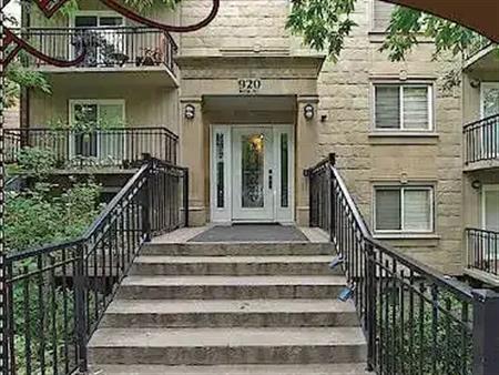 TOP FLOOR SOUTH FACING MOUNT ROYAL UPTOWN 17TH | 403 - 920 Royal Avenue SW, Calgary