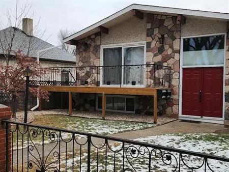 Updated 3 bed 1 bath main floor*Fenced yard w/Balcony*Garage Available*Fireplace | 11923 93 Street Northwest, Edmonton