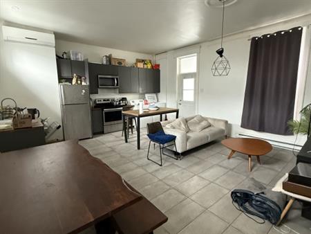Little Burgundy - 3 Bedrooms - July 1