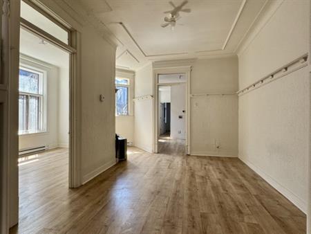 Ville-Marie - Superbe 6 1/2 Rénové