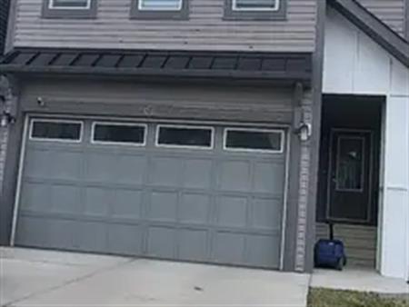 Three-Bedroom House with a Den | 82 Lucas Crescent Northwest, Calgary