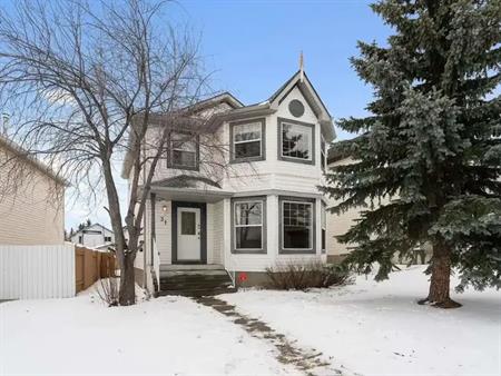31 Hidden Hills Rd NW | 31 Hidden Hills Road Northwest, Calgary