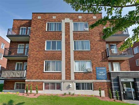 Bachelor - 4080, 4100, 4120, 4140 Chemin De La Côte-Sainte-Catherine - 4080, 4100, 4120, 4140 Chemin De La Côte-Sainte-Cather