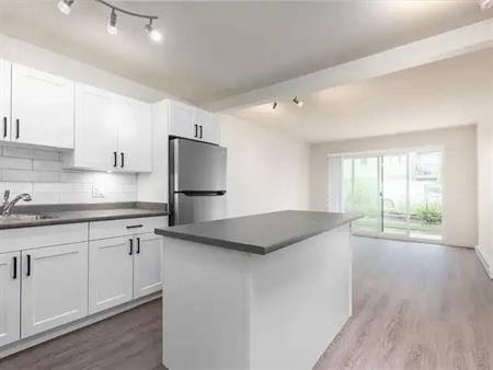 Cedar Green Apartments | 2441 Countess Street, Abbotsford