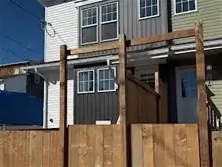2 Bedroom 1 Bathroom Garden Units in Delwood - SF206 | 7612 136 Avenue Northwest, Edmonton