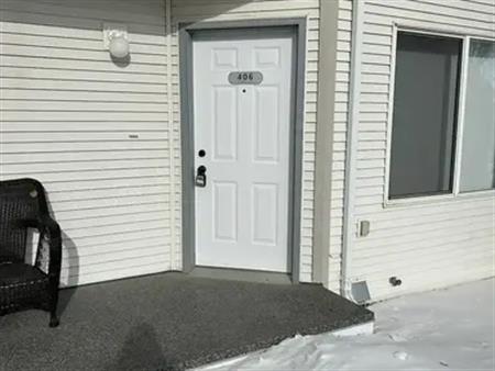 Bright and Cozy 2 Bedroom 2 Bathroom Townhouse*Pet Friendly + Parking Included!! | 610 King Street, Spruce Grove