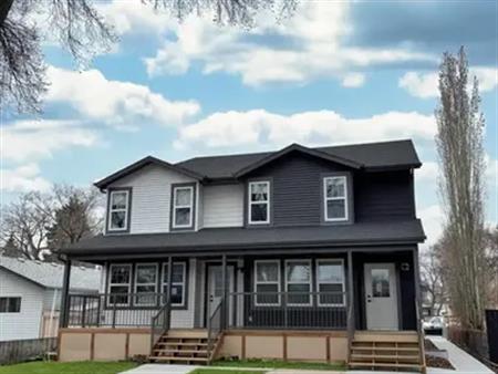 4 Bedroom & 3 Bedroom Duplex Rentals in Bergman - SF271 | 12133 46 Street Northwest, Edmonton