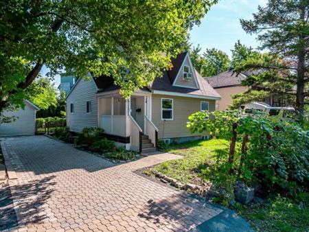 Charmante maison à louer Couple/Seul Coin paisible à Laval Sainte-Dorothée