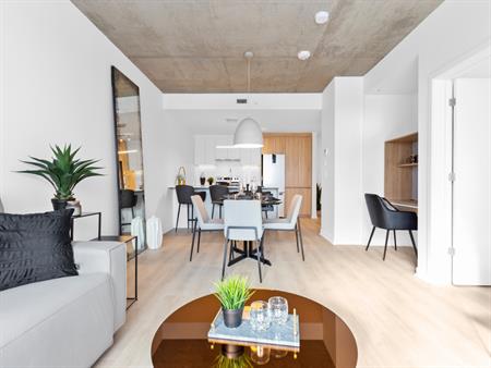 4 1/2 à Louer - Brossard, REM