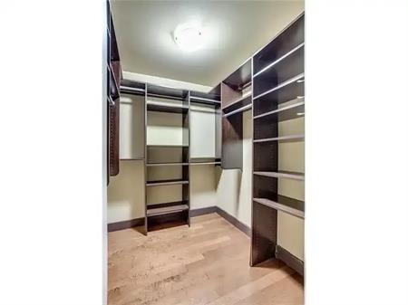 UNIQUE Spacious Living w/LARGE Walk in Closet in Quiet Established Neighborhood | 206 - 2417 17 Street Southwest, Calgary
