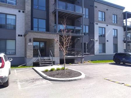Magnifique condo a louer 1117 pi2