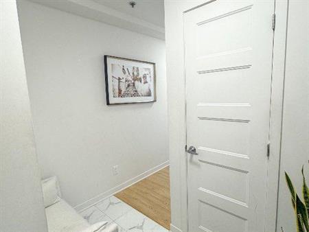 CONDO 4 1/2 UNITÉ DE COIN - DISPO MI JUILLET 1 AOÛT 2025