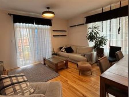 Big Condo With 3 Bedrooms And 2 Bahrooms