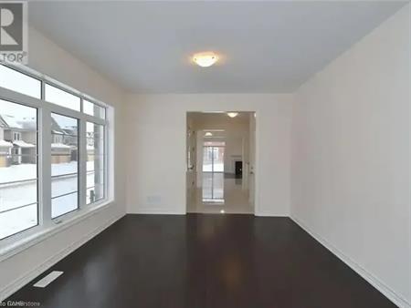 UPPER - 67 HEMING Trail | UPPER - 67 HEMING Trail, Ancaster