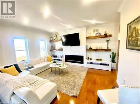 302 GRAYS Road Unit# 201 | 302 GRAYS Road Unit# 201, Stoney Creek