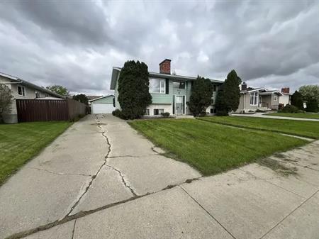 Single house for rent, walking distance to WEM | 9308 180 Street Northwest, Edmonton