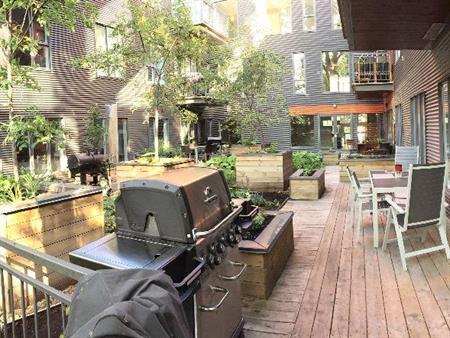 Condo 4 ½ Terrasse privée, Semi-Meublé, Locker 1er juillet 2025 À louer