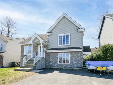 Magnifique Maison 5 1/2 à St-Amable