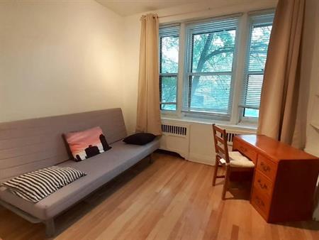 4 1/2 meublé idéal pour 2 étudiants de l’Université de Montréal / HEC / Polytechnique