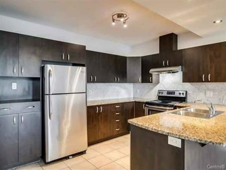 Condo 2 C.c /2 Bed Au Plateu