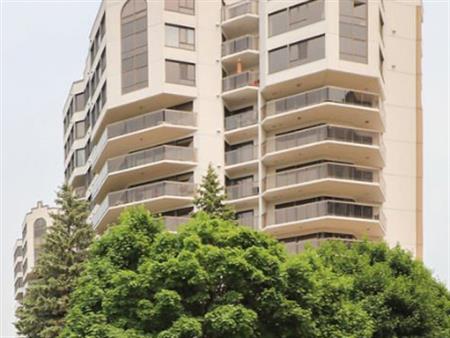 GRAND CONDO DE LUXE 4 1/2