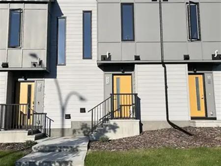 Bright & trendy new 2 bedroom townhouse within walking distance to amenities | 593 Evanston Link Northwest, Calgary