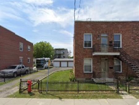 VERDUN, 5 1/2 BAS DE DUPLEX