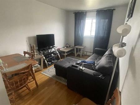3 ½ à louer – Vieux-Longueuil – Juillet