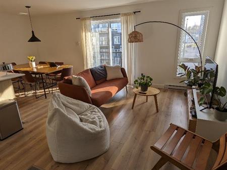 (1 mois gratuit) Appartement 4 1/2 à louer à Val-Bélair, très lumineux et proche de tous les services!
